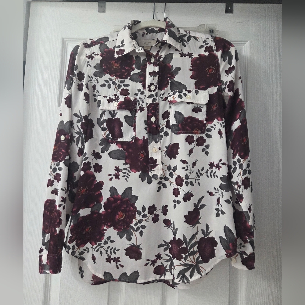 LOFT Outlet Maroon and Gray Floral Button-Down Shirt Size XS
